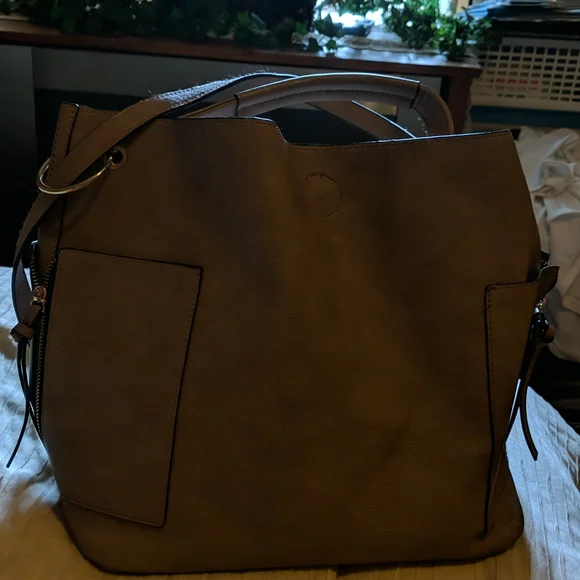 Purse - Picture 2 of 3